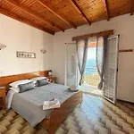 Antigone Apartament *